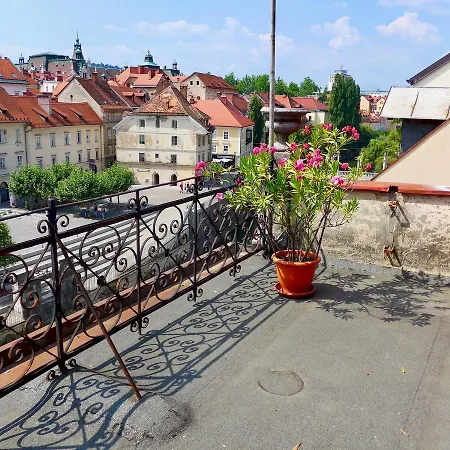 Old Town Terrasse View On River Apartman *